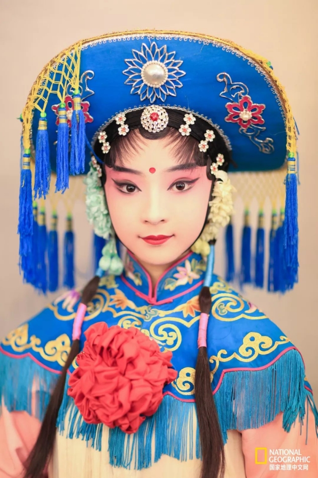 化妆后的褚涵卿